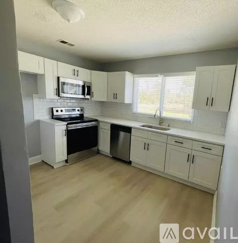 1365 Village Rd NE House for rent in Leland, NC