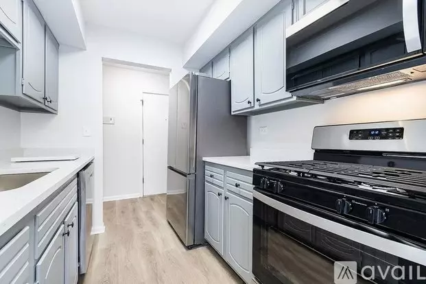 2214 Country Club Dr Unit 12 Apartment for rent in Woodridge, IL