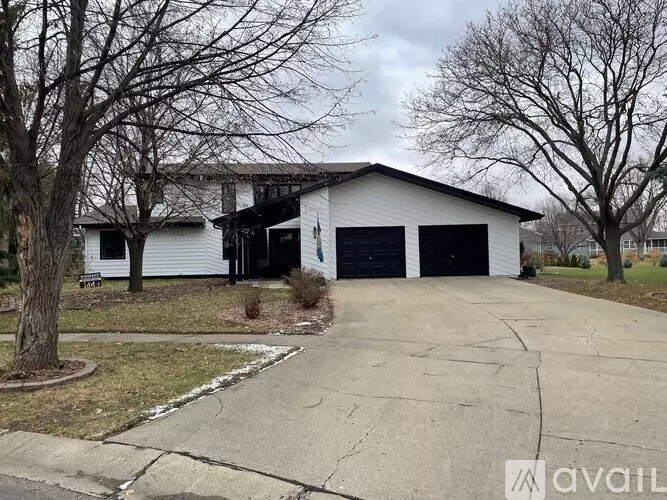 1507 Sequoia Ct House for rent in Brookings, SD