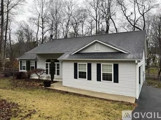 35 Briar Ln Apartment for rent in Fletcher, NC