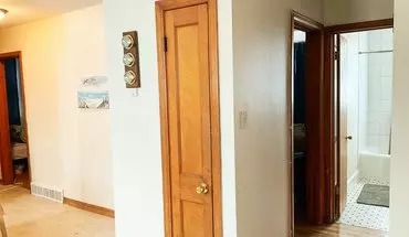 5 of 30 1427 S 86th St House for rent in West Allis, WI