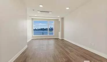 5 of 17 Harbor Ave Unit 301 SW Apartment for rent in Seattle, WA