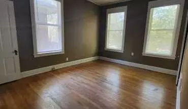 3 of 11 41 South Mc Lean Boulevard, Unit #3 Upstairs Apartment for rent in Memphis, TN