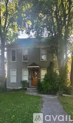 41 South Mc Lean Boulevard, Unit #3 Upstairs Apartment for rent in Memphis, TN