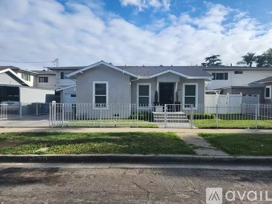 406 E Buckthorn St Apartment for rent in Inglewood, CA