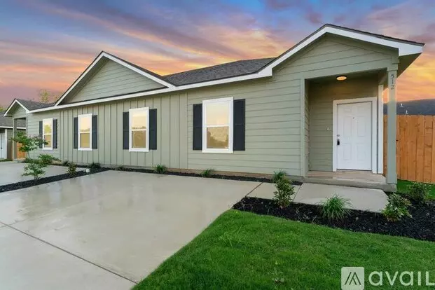 515 Hudson St Unit 515 Apartment for rent in Seguin, TX