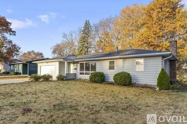 3032 W 9Th St Apartment for rent in Waterloo, IA