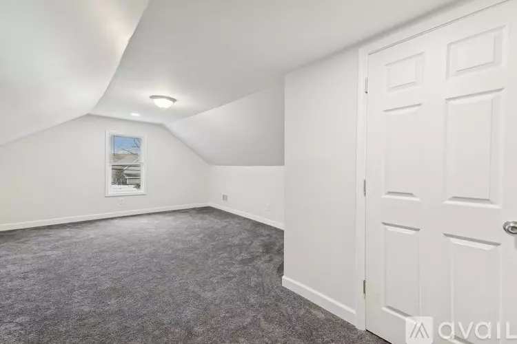 8423 S Colfax Ave House for rent in Chicago, IL