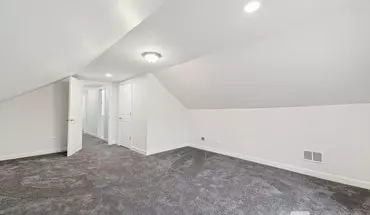 4 of 5 8423 S Colfax Ave House for rent in Chicago, IL