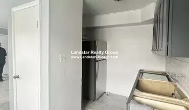 2 of 10 9610 Ivanhoe Ave Unit 2 Apartment for rent in Schiller Park, IL