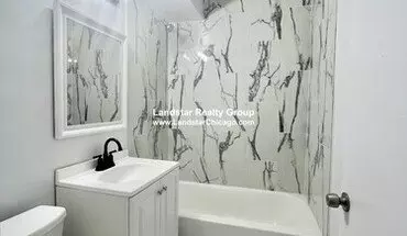 5 of 10 9610 Ivanhoe Ave Unit 2 Apartment for rent in Schiller Park, IL