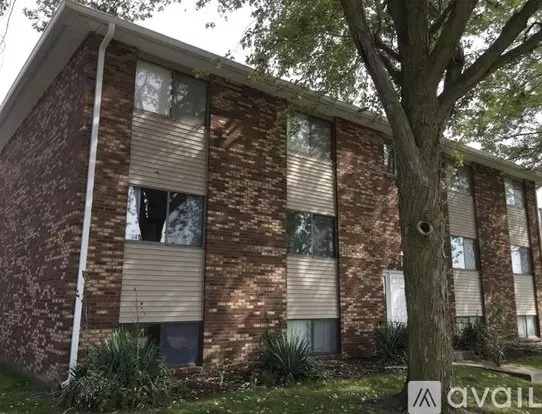 3614 25th Street Unit Btm Floor Moline Apartment for rent in Moline, IL