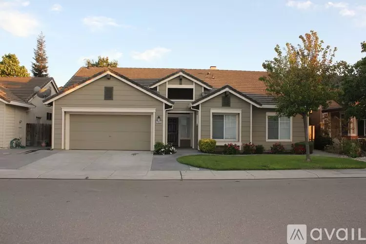 1954 Reading Way House for rent in Manteca, CA