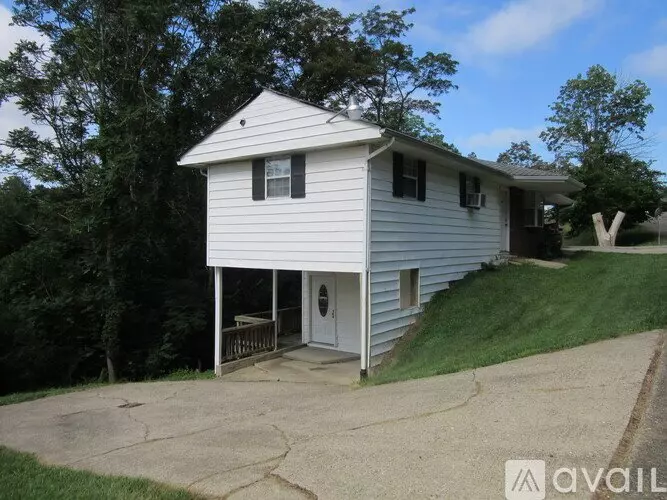 4 Circle Dr Unit 1 Apartment for rent in Huntington, WV