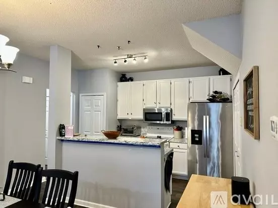 8595 Cortland Rd Apartment for rent in Eden Prairie, MN