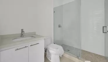 5 of 8 530 SW 11 Th Ave Unit 1 Apartment for rent in Miami, FL