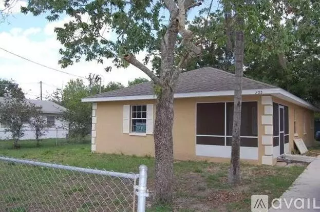 205 Adams St Apartment for rent in Auburndale, FL