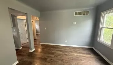 4 of 8 31 N Shirley St House for rent in Pontiac, MI