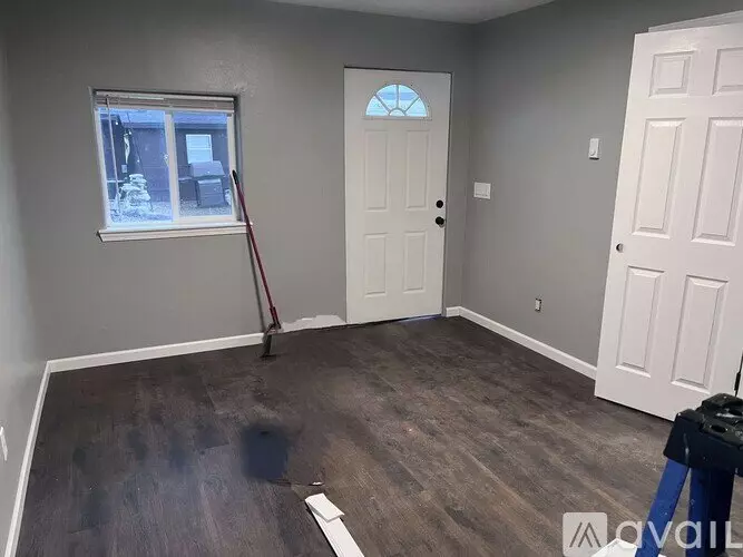221 1 2 Elm St House for rent in Twin Falls, ID