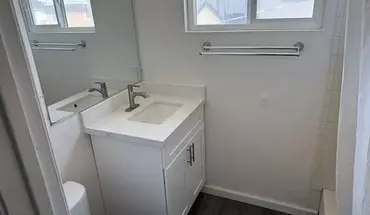5 of 13 988 Valencia St Unit 4 Apartment for rent in Costa Mesa, CA