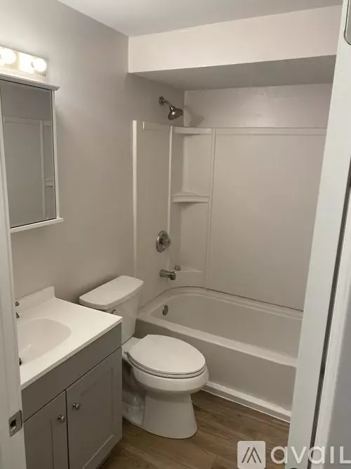 5644 Independence Ave Unit 3 Apartment for rent in Oak Forest, IL