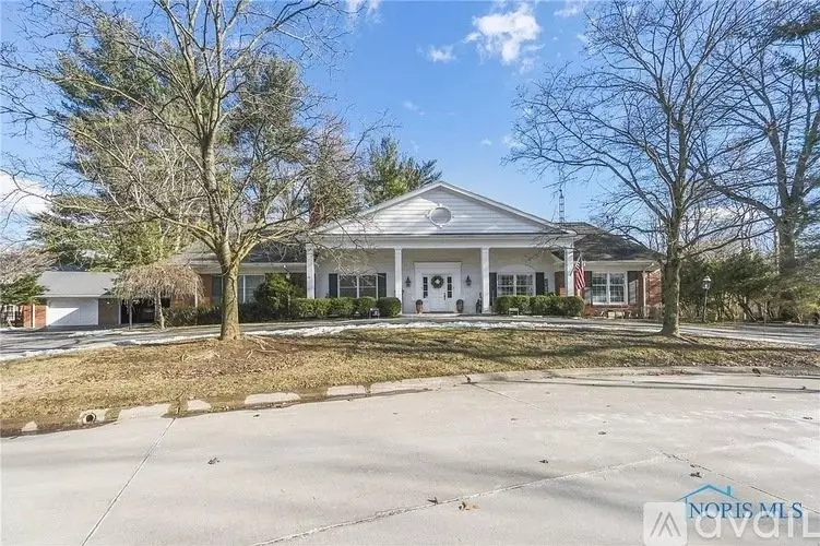 2032 Whitehall Rd Unit 2040 Apartment for rent in Toledo, OH