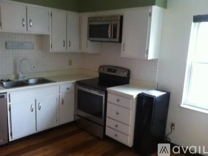 1070 Cedargate Dr House for rent in Kirkwood, MO