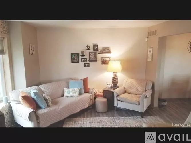 32175 Covington Rd House for rent in Wayne County, MI