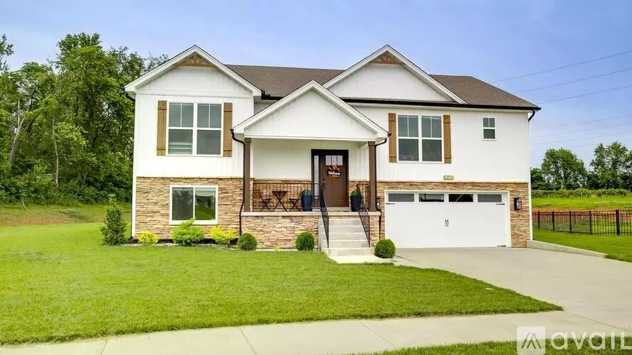 4014 Nature Walk Trl House for rent in Jeffersonville, IN