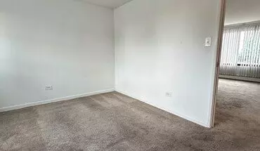 4 of 8 6946 W 65th St Unit 4 Apartment for rent in Chicago, IL