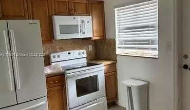 2 of 6 1050 SW 30th St Unit B Apartment for rent in Fort Lauderdale, FL