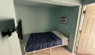 3 of 6 915 Forest Hill Blvd Unit B Apartment for rent in West Palm Beach, FL