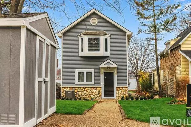 121 N Shore Dr Apartment for rent in Lake Orion, MI