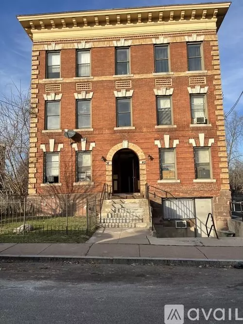 40 Sanford St Unit 3Rd Apartment for rent in Hartford, CT