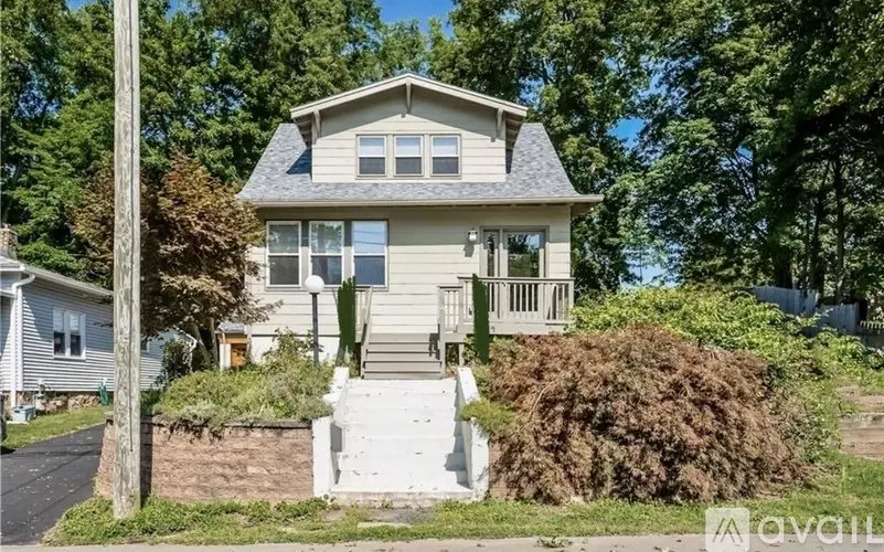 24 Wilcox Pl House for rent in Branford, CT