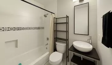 3 of 11 1958 W Byron St Unit 1 Apartment for rent in Chicago, IL