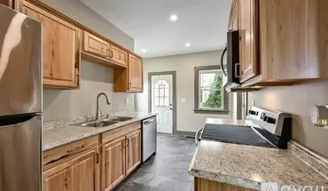 3 of 14 118 Lake St House for rent in Pewaukee, WI
