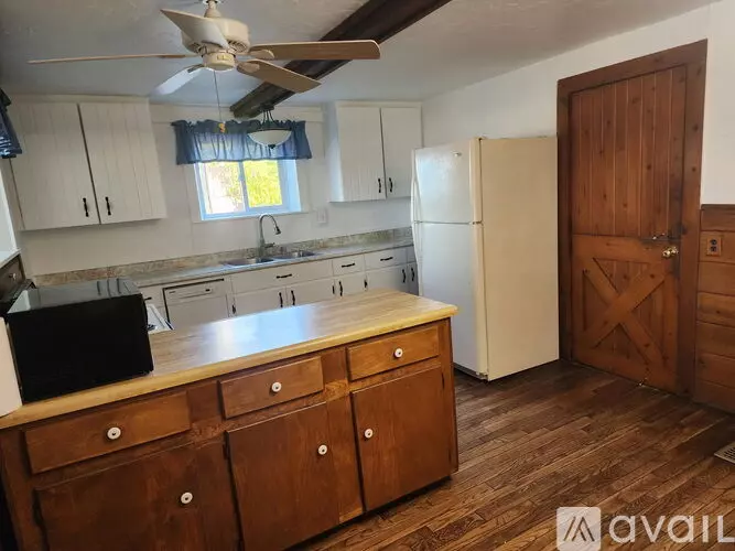 307 W Wisconsin Ave Unit 307 House for rent in Pewaukee, WI