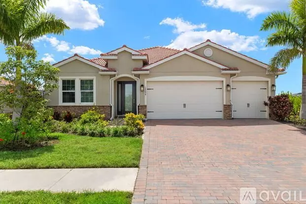 18694 Royal Hammock Blvd Apartment for rent in Naples, FL
