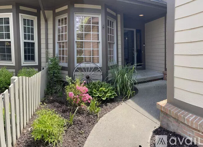6576 Steeple Ridge Unit Steeple Rdg Apartment for rent in Clarkston, MI