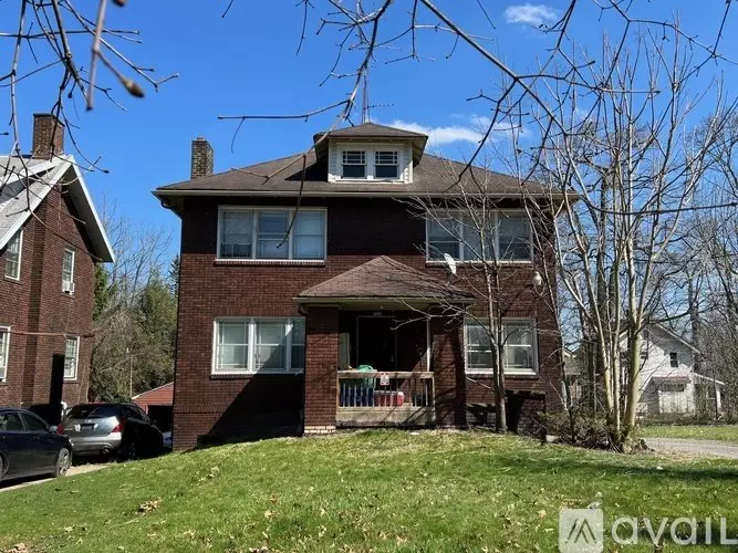 2115 Elm St Unit 1 Apartment for rent in Youngstown, OH