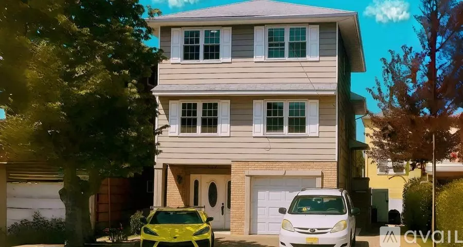 157 W 17th St House for rent in Bayonne, NJ
