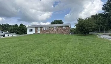 2 of 17 1307 Allen Rd House for rent in Burns, TN