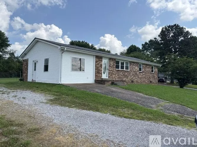 1307 Allen Rd House for rent in Burns, TN