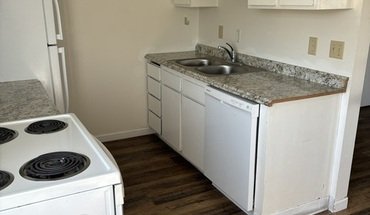 246 NE 3rd St Unit 4 Apartment for rent in Newport, OR