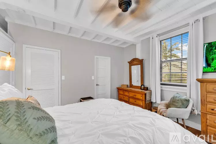 1059 NE 88th St Unit 2 Apartment for rent in El Portal, FL
