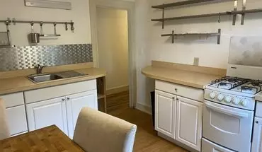 2 of 10 24 School St Unit 2 Apartment for rent in Burlington, VT