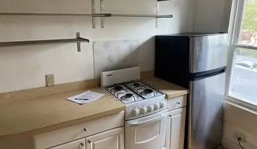 4 of 10 24 School St Unit 2 Apartment for rent in Burlington, VT