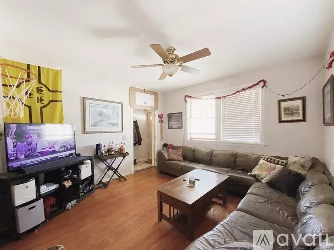 632 Quincy St Unit 1 NE Apartment for rent in Minneapolis, MN