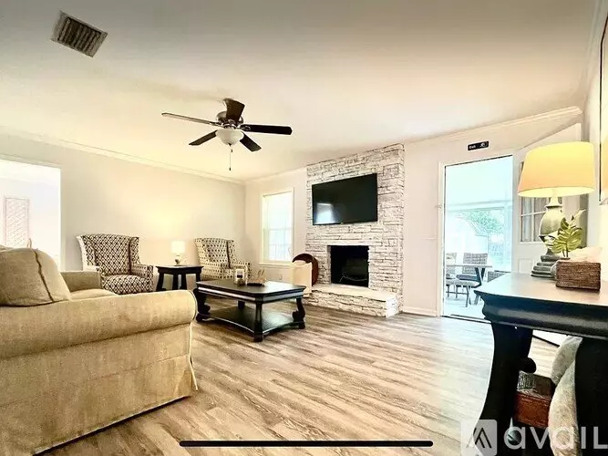 114 N Palm Dr House for rent in Brunswick, GA